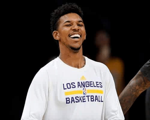 意甲西甲齐变天！AC米兰1-0登顶，巴萨3-1反超皇马，尤文终结2连平，马竞7连胜（意甲西甲同迎变局：AC米兰1-0登顶，巴萨3-1反超皇马，尤文止住2连平，马竞豪取7连胜）