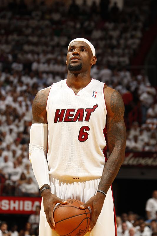 淘汰青岛更衣室！邱彪肯定外援+球队防守，不满混战发挥！（淘汰青岛后更衣室发声：邱彪肯定外援与防守，直言不满混战发挥）