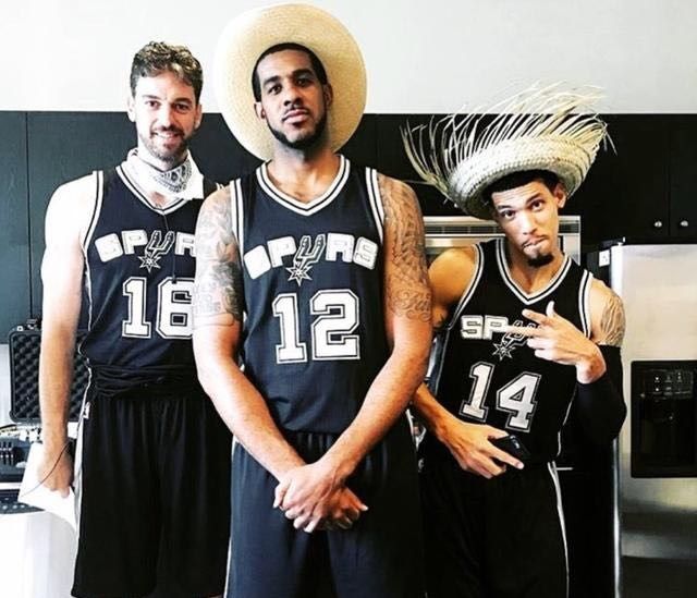 3C：骨上的钢板是我考虑退役原因之一；弗里克说表现好能抽烟（3C坦言骨内钢板让他考虑退役；弗里克：表现好就能抽烟）