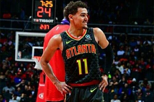 池忠国迎国安生涯200场里程碑，赛前热身获赠纪念球衣（赛前热身获赠纪念球衣，池忠国迎来国安生涯第200场里程碑）