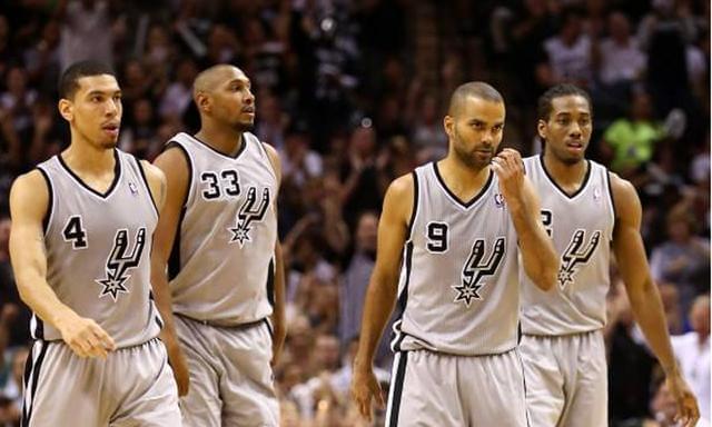 12名球星身价暴跌！皇马崩盘引发连锁反应，贝林厄姆2亿身价也难保（皇马崩盘引发转会震荡：12大球星身价集体跳水，贝林厄姆2亿恐难守）