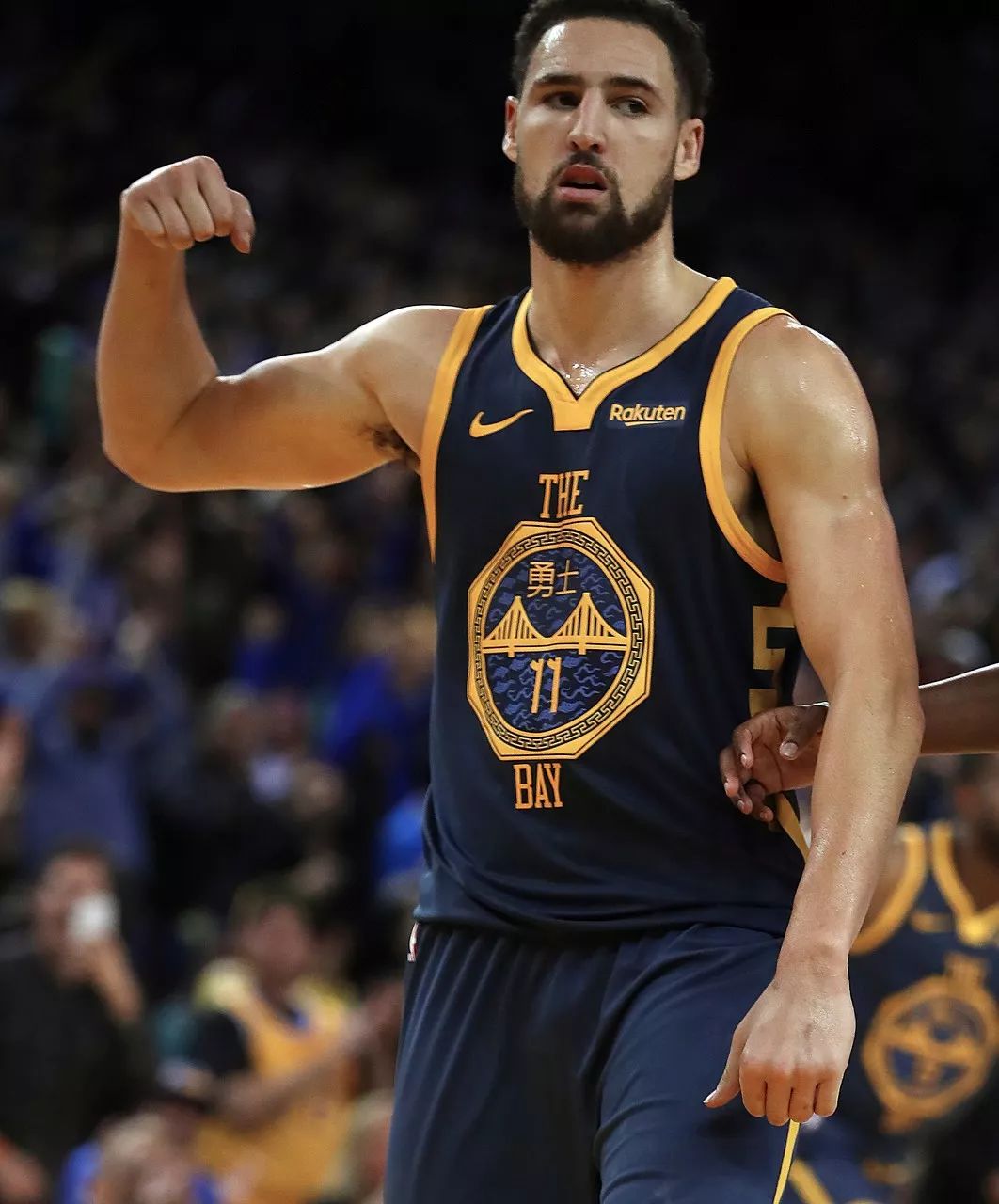 球员赛后道歉，细节感动球迷（赛后球员致歉，暖心细节打动球迷）