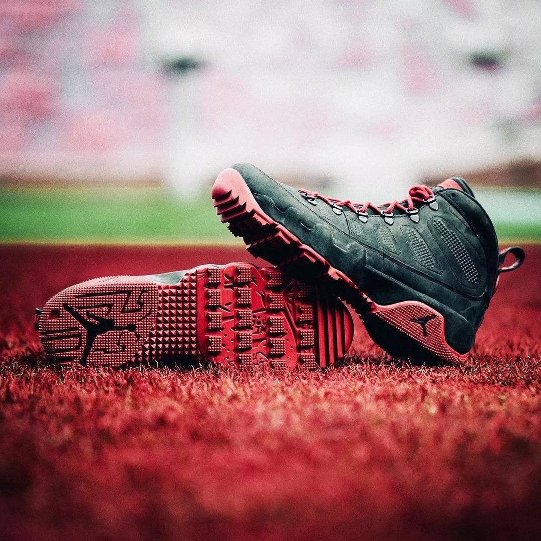 曼城联赛排名升至第二，距榜首阿森纳仅2分（曼城升至联赛第二，距领头羊阿森纳仅差2分）