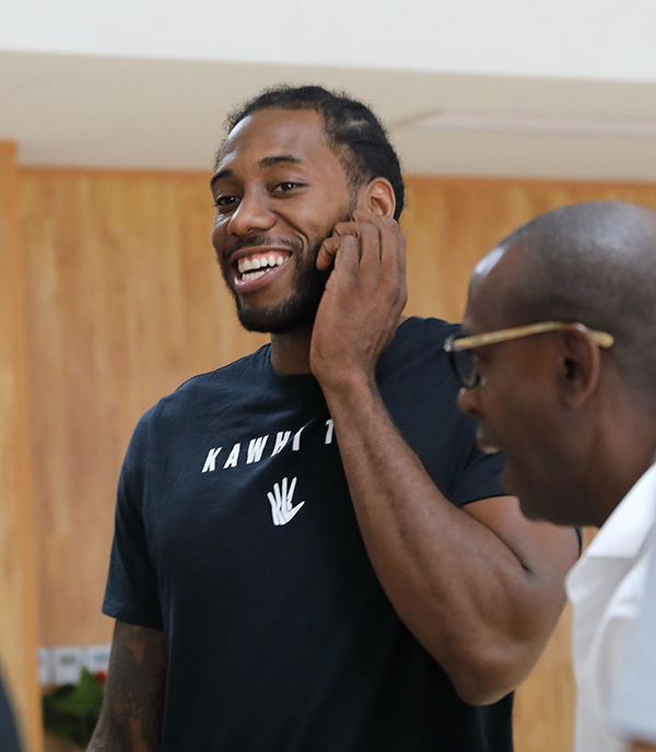 创生涯新高！新秀沃尔夫5记三分砍下22分4板4助（生涯新高！新秀沃尔夫命中5记三分，贡献22分4篮板4助攻）