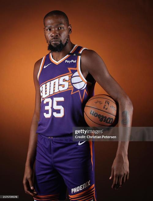 斯帕莱蒂：弗拉霍维奇会缺阵两三个月；我们要赢而且踢得漂亮（斯帕莱蒂：弗拉霍维奇将休战两到三个月；我们既要赢球也要踢得漂亮）