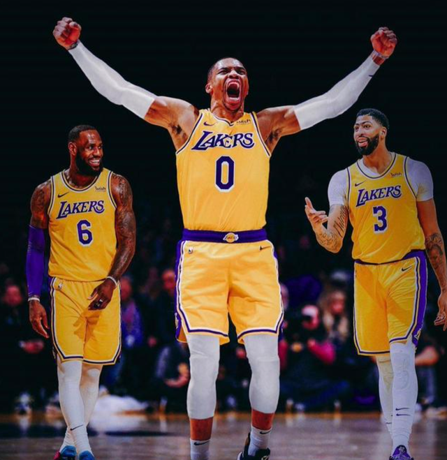 肖赧：现在炒掉米利西奇可能性小，热身赛输球不触发下课（肖赧：热身赛输球不等同下课，米利西奇短期被解雇可能性不大）